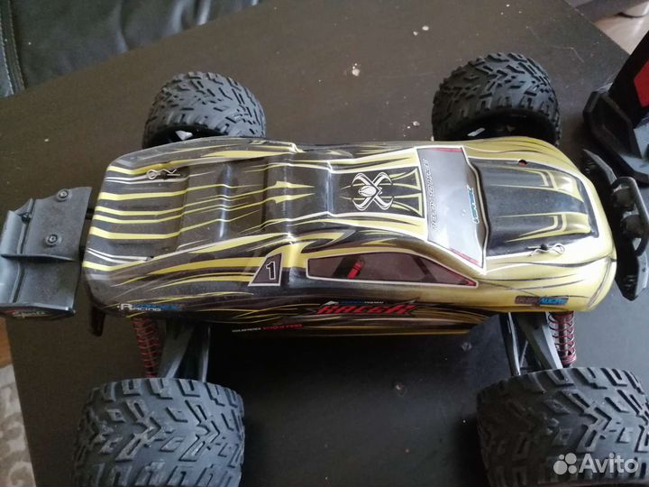 Машина на радиоуправлении для бездорожья