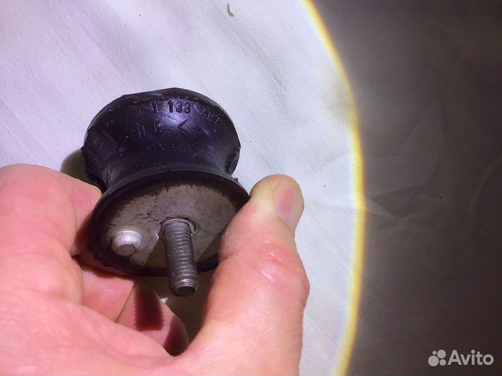 Подушка коробки правая BMW 3 Е-30 Е-36 Е-46 новая