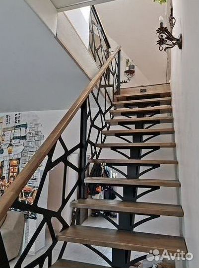 Металлокаркас лестницы