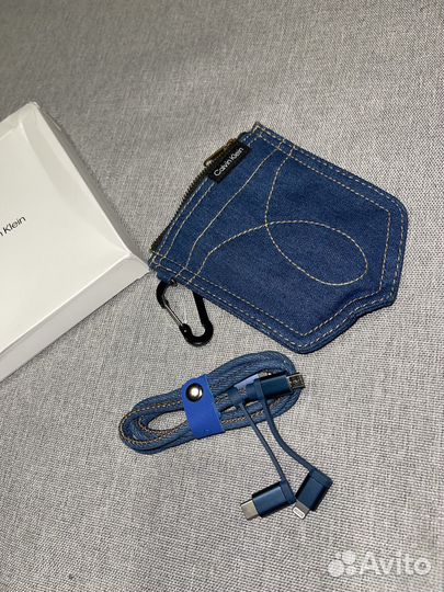 USB кабель для зарядки телефона Calvin Klein