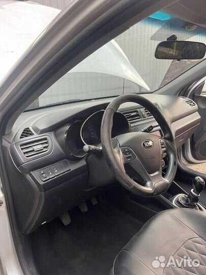 Kia Rio 1.4 МТ, 2016, битый, 200 000 км