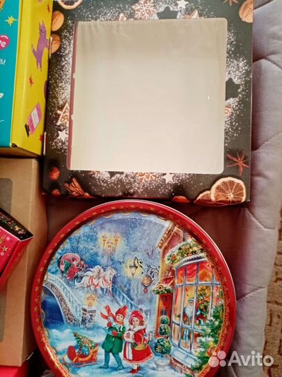 Коробки, боксы под подарки