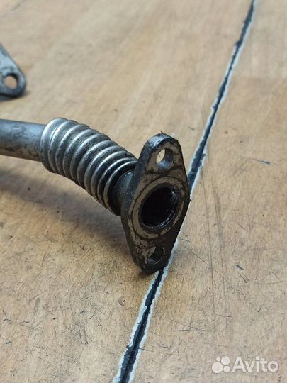 Трубка слива масла с турбины Opel Zafira B Z19DTH