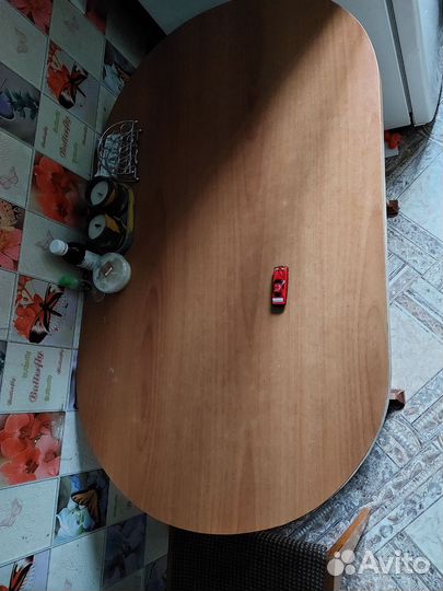 Стол кухонный