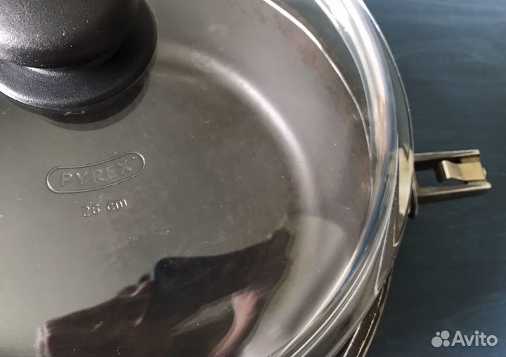 Большая глубокая сковорода, крышка, съёмная ручка