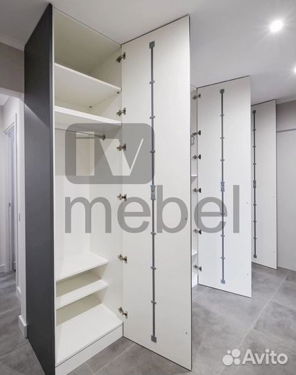 Шкаф двухстворчатый