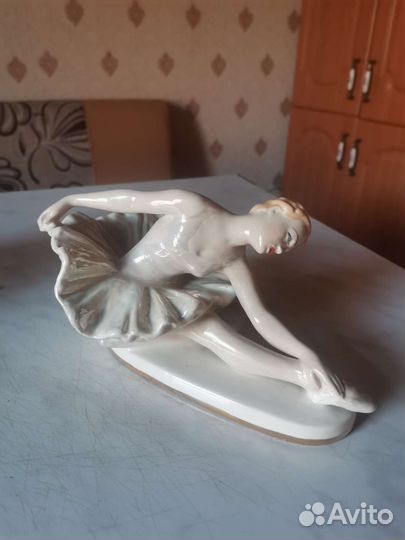 Статуэтка фарфоровая балерина лфз