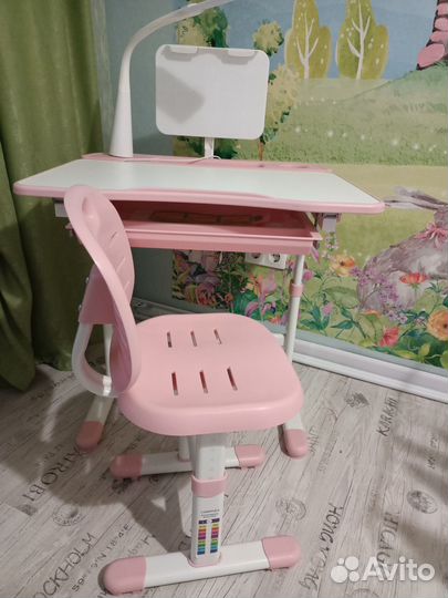 Парта, стол для школьников