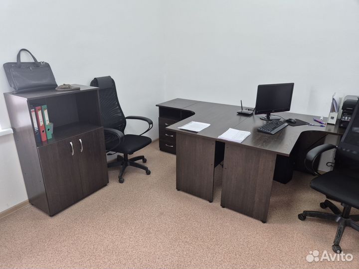 Офисная мебель бу (стол, тумба)