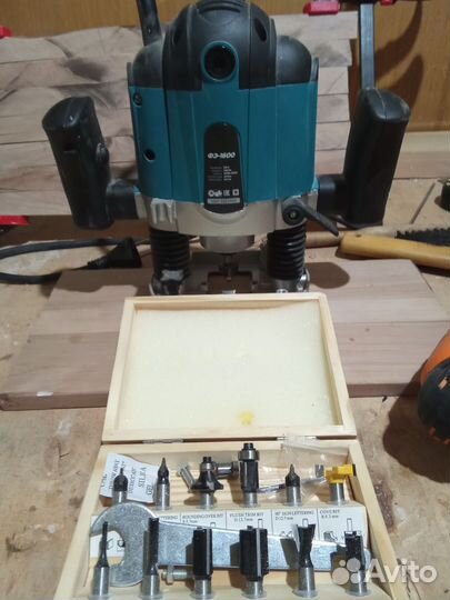 Ручной фрезер по дереву