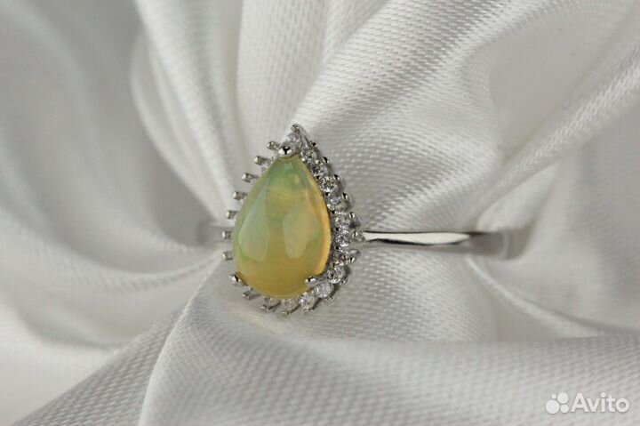 Кольцо с природными опалом и фианитами, серебро 92