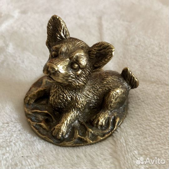 Бронзовая шкатулка-корзинка с фигуркой собачки