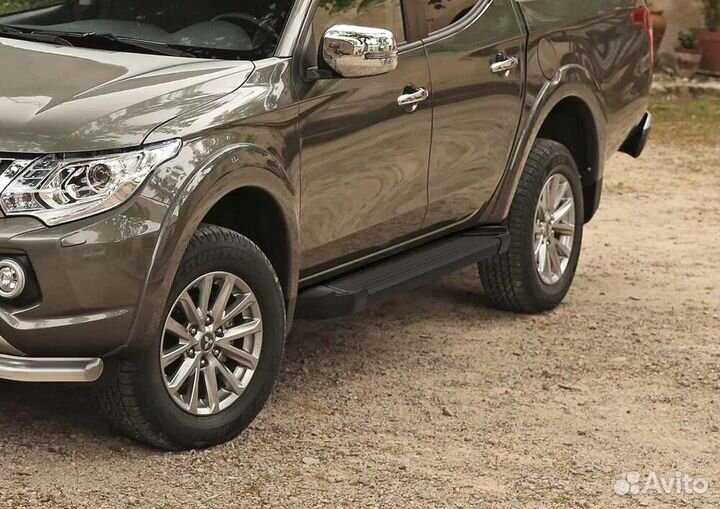 Митсубиси L200 с 2006 года подножки