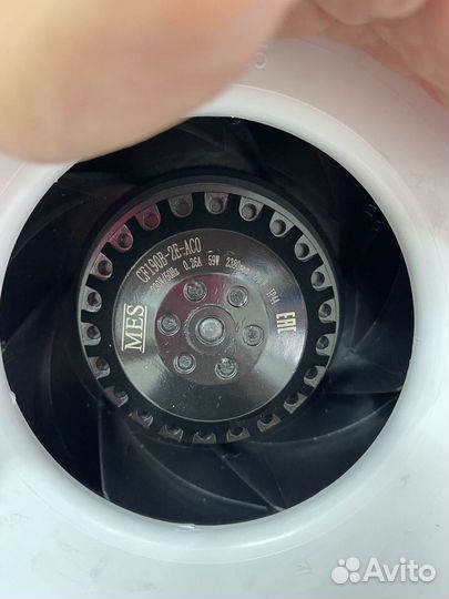 Стол для маникюра и вытяжка Veracso