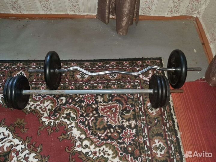 Скамья для жима лежа со штангой