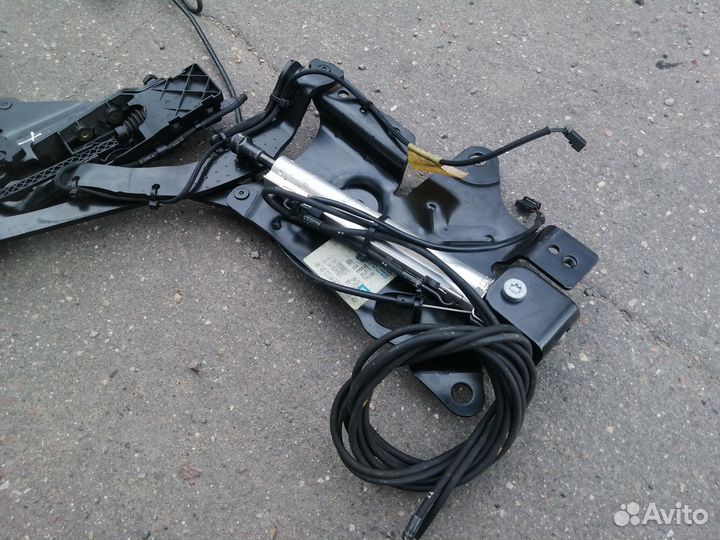 Петля крышки багажника Opel Astra H Twintop