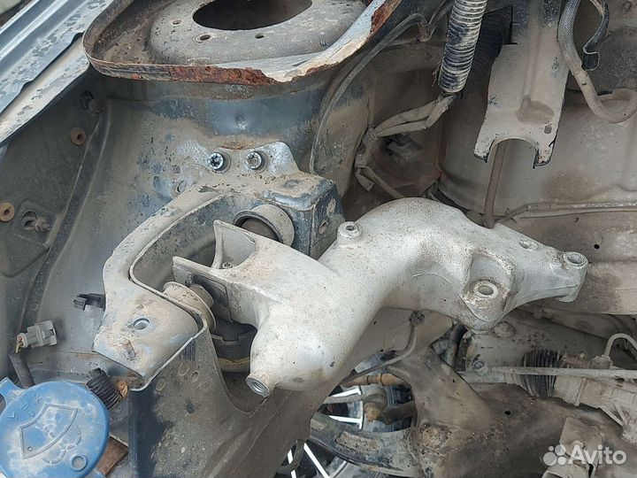 Подушка двигателя правая Peugeot 206