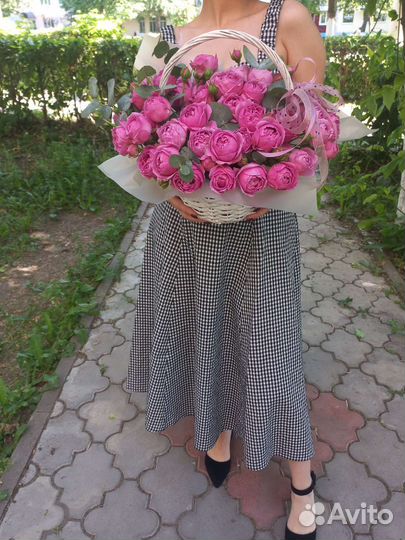 Цветы в корзине