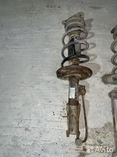 Стойка в сборе передняя левая LADA Vesta оригинал