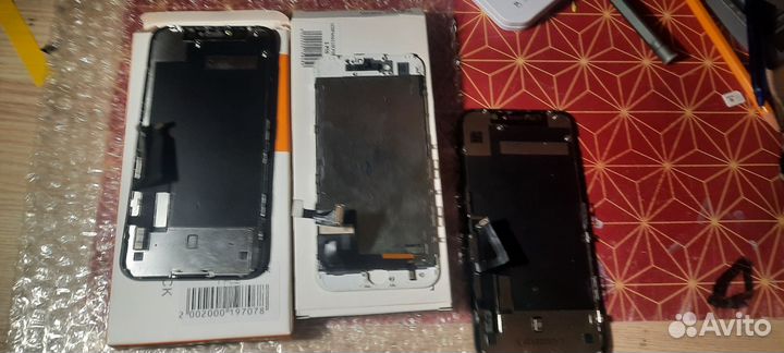 Лот 4. Дисплеи на iPhone