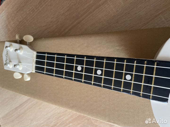 Гитара укулеле