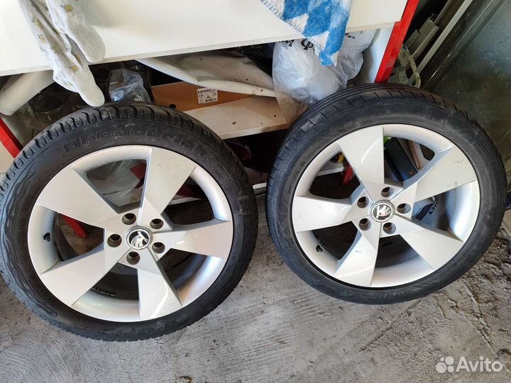 Колеса диски шины от Шкода Октавия а7 r17 оригинал