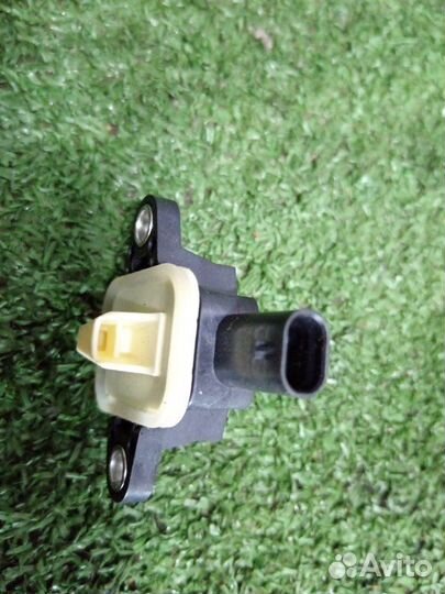 Датчик удара передний правый Audi A1 8X1 caxb
