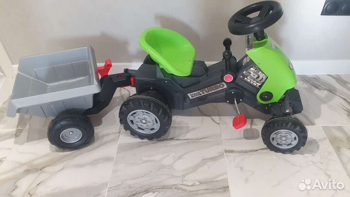 Трактор с педалями и тележка полесье