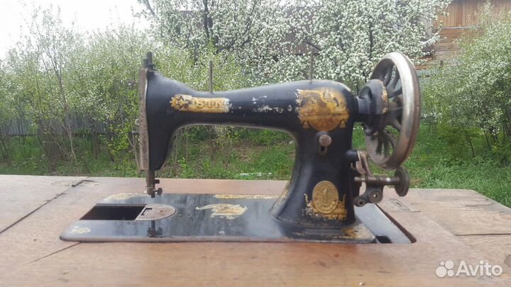 Швейная машина Singer