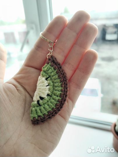 Вязаные брелки