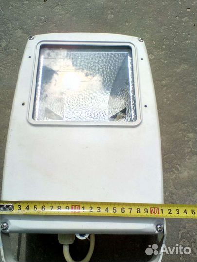 Прожектор фонарь уличного освещения