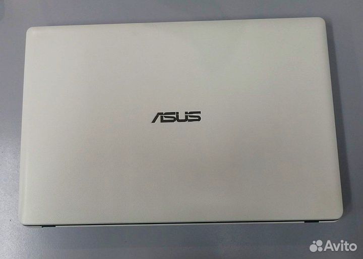 Ноутбук Asus X552E (E1 2100 (x2) /4Gb/500Gb)