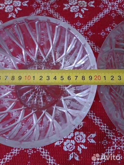 Два салатника + конфетница или масивная пепельница