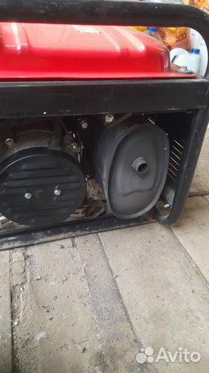 Электрогенератор бензиновый