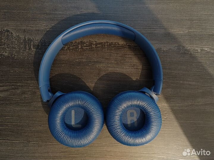 Bluetooth-гарнитура JBL Tune 560BT синий