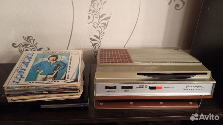 Электрофон полуавтомат Лидер-302. 1971г