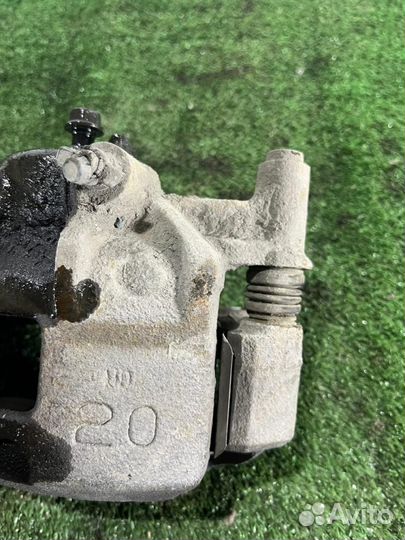 Суппорт передний левый Hyundai i20 1 (PB) 2008-201