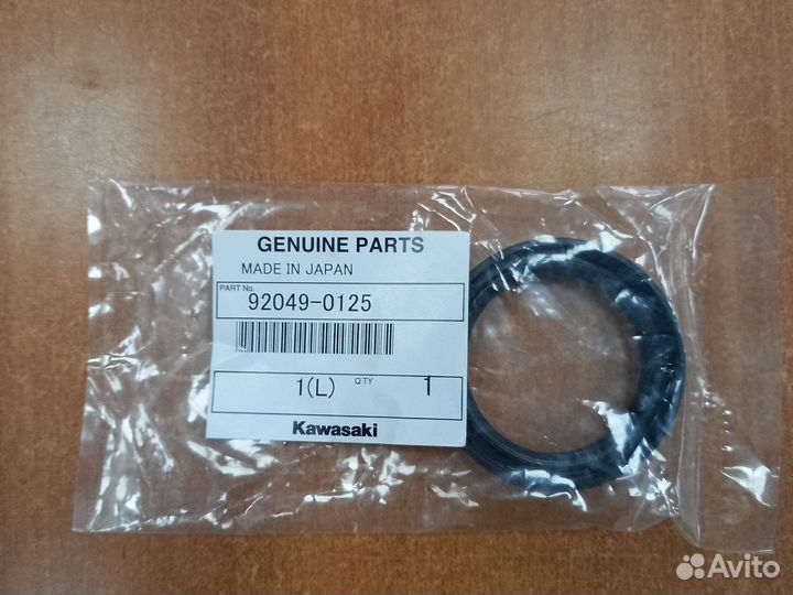 Сальник вилки Kawasaki 92049-0125