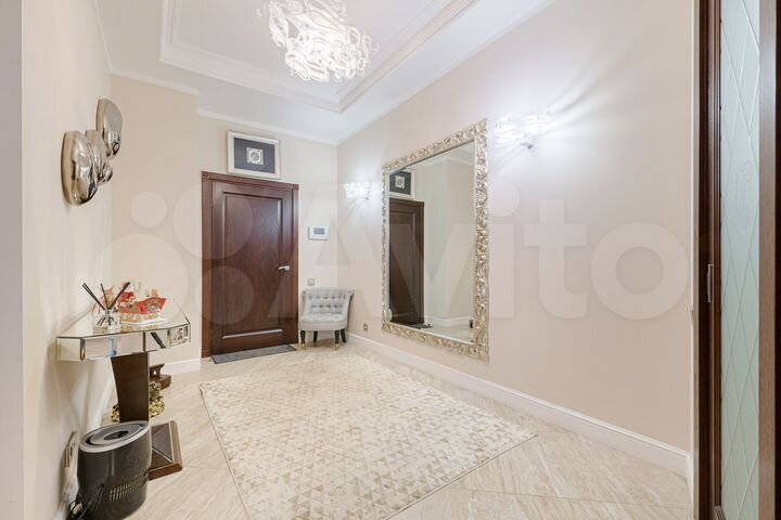 4-к. квартира, 165,8 м², 3/6 эт.