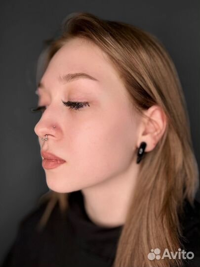 Модель на пирсинг