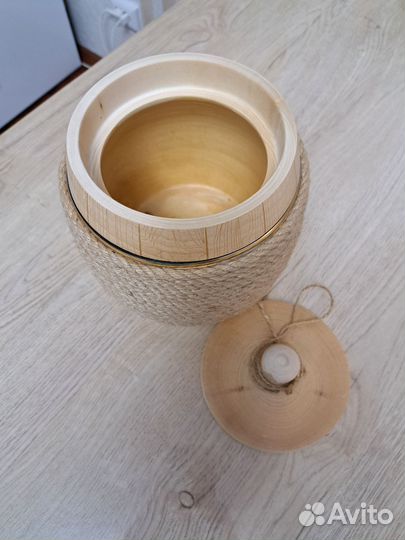 Горшок из дерева для хранения