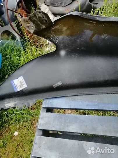 Левое крыло volvo c40