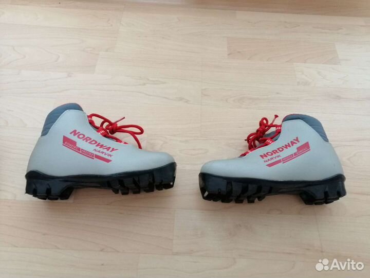 Детские лыжные ботинки, размер 31