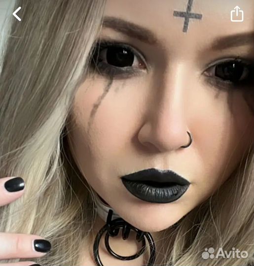 Склеры черные