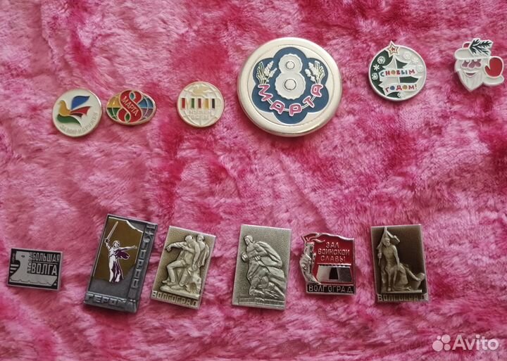 Продаю значки СССР