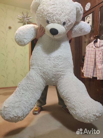 Белый плюшевый медведь большой