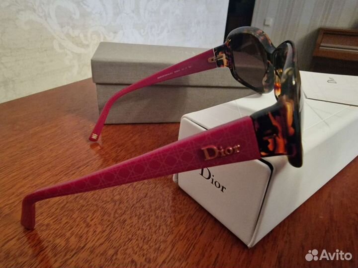 Солнцезащитные очки женские dior