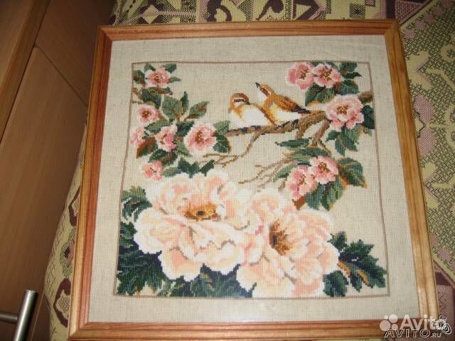 Воробьи в цветах