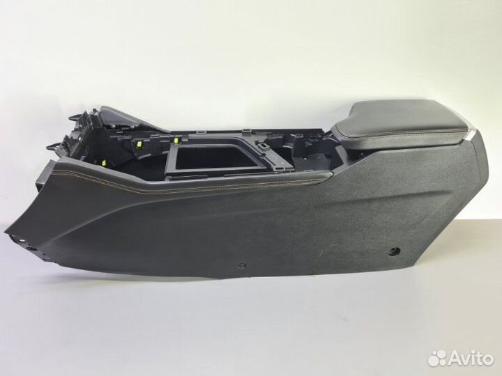 Консоль салона (центральная часть) Omoda S5 2023