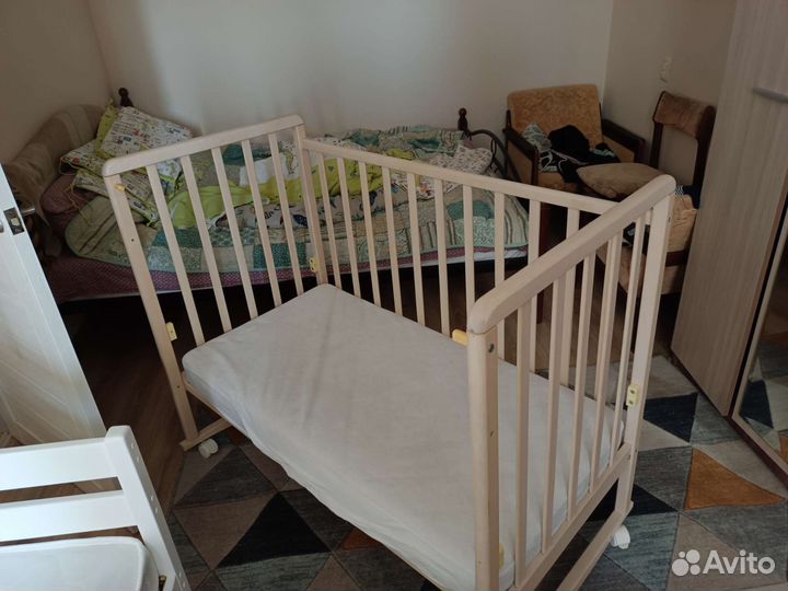 Детская кроватка